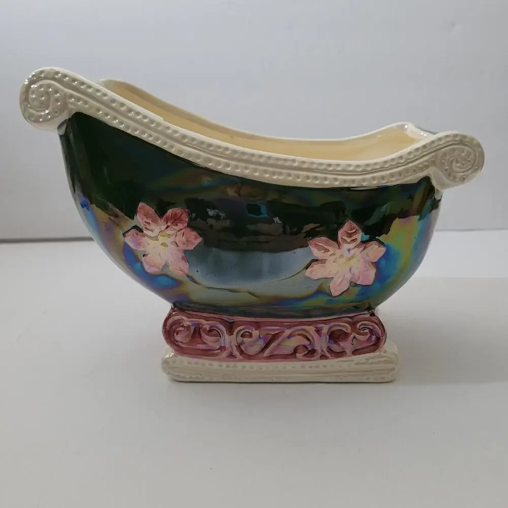 Charming Sled Basket with Pink Flowers Decoration